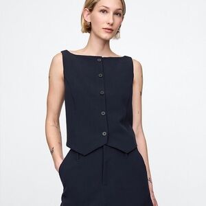 GAP BiStretch Boatneck Crop Vest